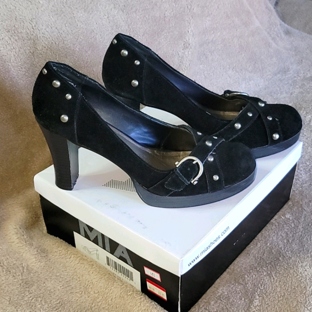 MIA suede black heel